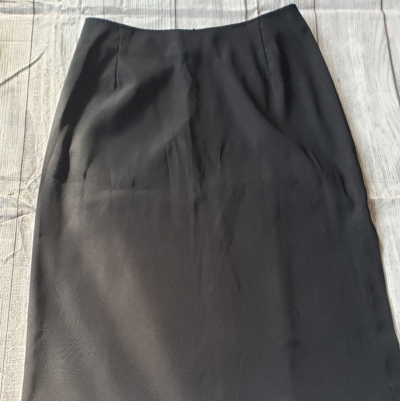2 skirts bundle. 1 Black and 1 Tan pencil skirt with side split back zip. - Picture 6 of 10